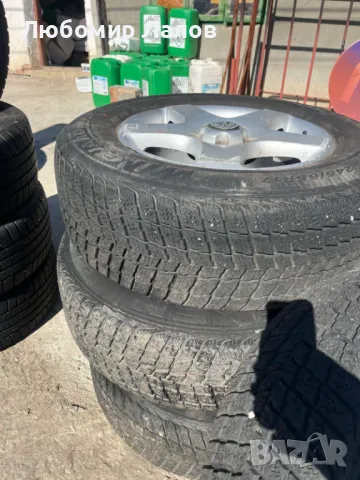 VW Tоuareg Оригинални джанти 17 цола със зимни гуми, снимка 3 - Гуми и джанти - 47649114