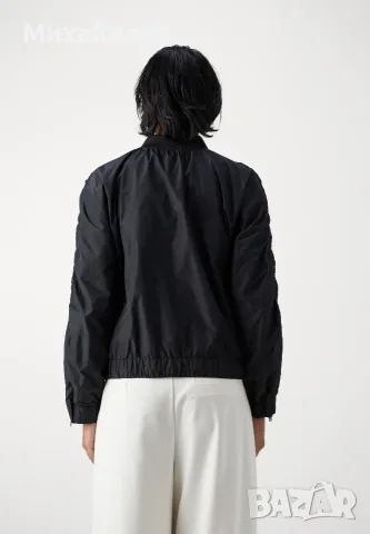 Яке бомбър на DKNY, черено, размер М, снимка 12 - Якета - 56372668