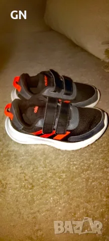 маратонки Adidas 29 размер, снимка 3 - Детски маратонки - 55713144