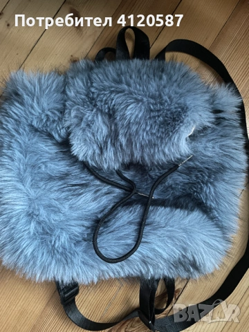 Дамска плюшена раничка