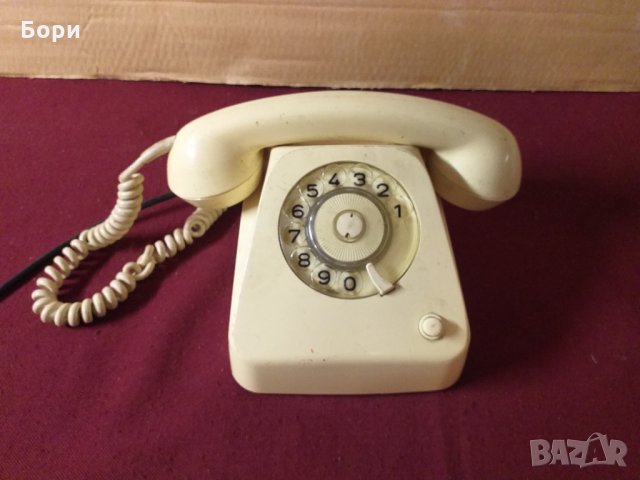 Стар телефон, снимка 2 - Стационарни телефони и факсове - 34595416