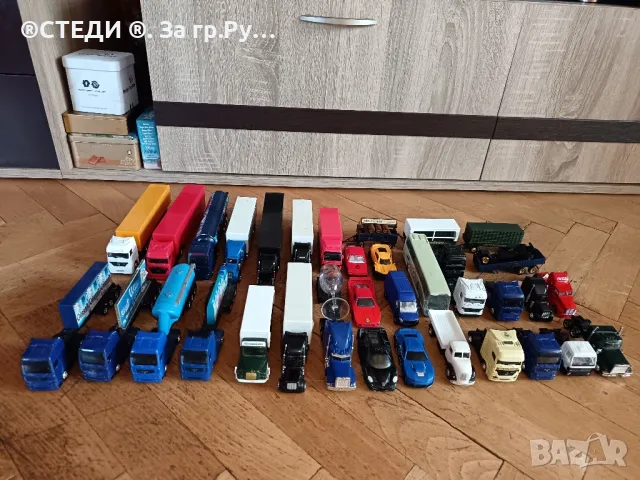 Малки камиончета -мащаб 1/87 ,към 20 см,по 10 лв за бр.