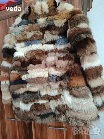 Шарено кожено палто от лисица естествен косъм размер М, снимка 2 - Палта, манта - 53609274