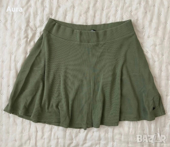 Green Mini skirts new and used , снимка 2 - Поли - 53436694