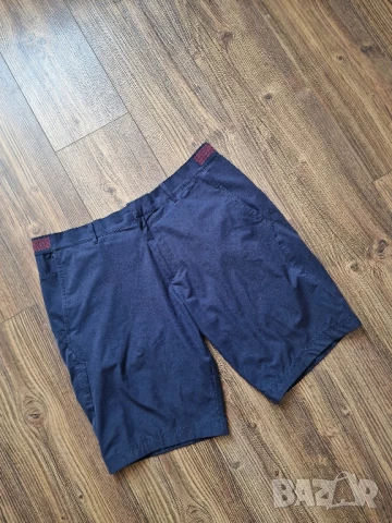 Страхотни мъжки  къси панталони HUGO BOSS, размер 54, снимка 2 - Къси панталони - 50982781