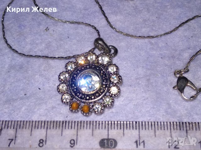 СРЕБРИСТО ВИНТИДЖ АРТ КОЛИЕ с МЕДАЛЬОН с ИСКРЯЩИ ФАСЕТИРАНИ КРИСТАЛИ 31797, снимка 3 - Колиета, медальони, синджири - 41682647