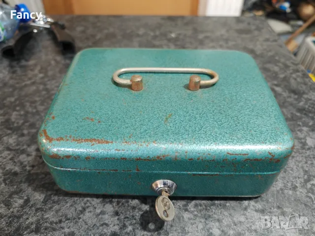 Малка метална кутия, сейф W. Germany