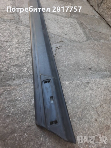 широка лайсна за голф 3, задна лява / Golf3 , снимка 4 - Аксесоари и консумативи - 51647242