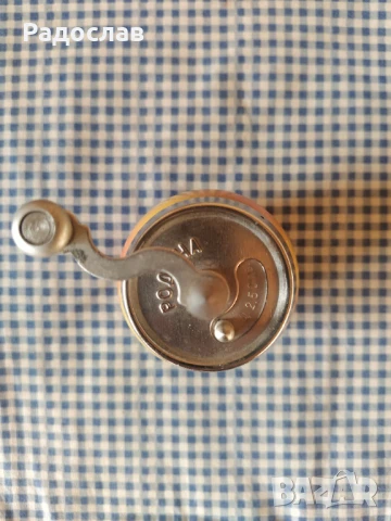 стара мелничка за подправки , снимка 3 - Прибори за хранене, готвене и сервиране - 50667247