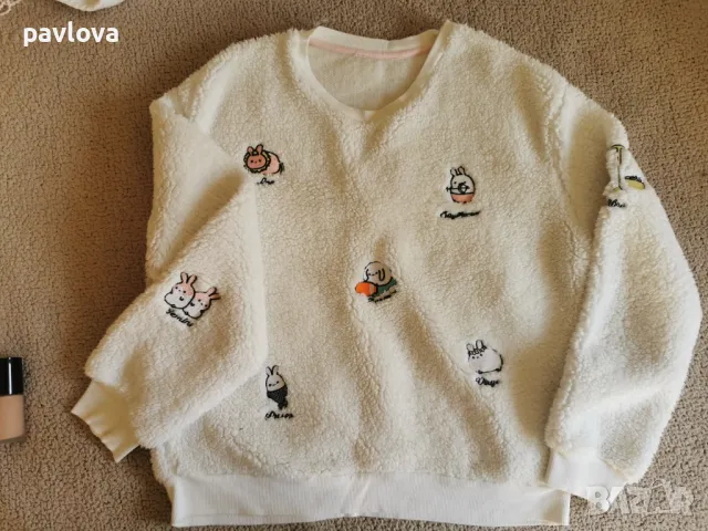 Блуза от полар бяла с бродирани детайли/ пуловер, снимка 1