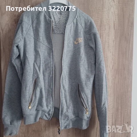 Горници Nike, снимка 3 - Суичъри - 51855994