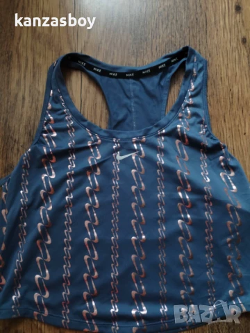 NIKE Tank Top - страхотен дамски потник КАТО НОВ М, снимка 2 - Потници - 51373967