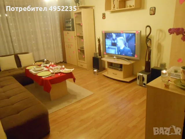 обзавеждане за всекидневна гардероб,етажерка,тв маса,4 отделни секции и маса, снимка 2 - Секции и витрини - 56120804