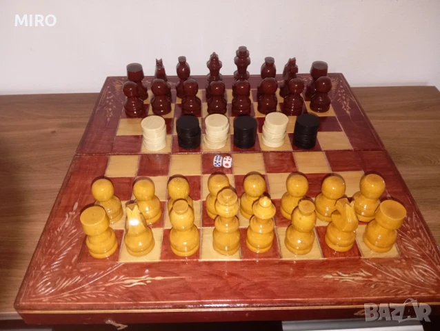 Голям Дървен шах 44 х 44 см. и табла