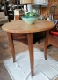 Красива кръгла маса от масивно дърво с изчистена линия и натурален тон. , снимка 2