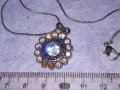 СРЕБРИСТО ВИНТИДЖ АРТ КОЛИЕ с МЕДАЛЬОН с ИСКРЯЩИ ФАСЕТИРАНИ КРИСТАЛИ 31797, снимка 3