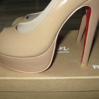 Christian Louboutin дамски обувки 39 номер, снимка 6 - Дамски елегантни обувки - 39607208