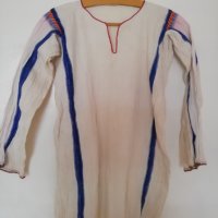 Автентични женски ризи за носия, ръчно шита-бродирани. , снимка 2 - Антикварни и старинни предмети - 44242715