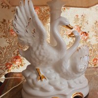 Настолна порцеланова лампа с лебеди, снимка 8 - Настолни лампи - 42492582