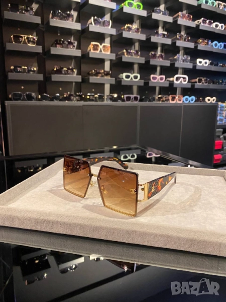 очила с черен обикновен калъф и ув защита chanel, снимка 1