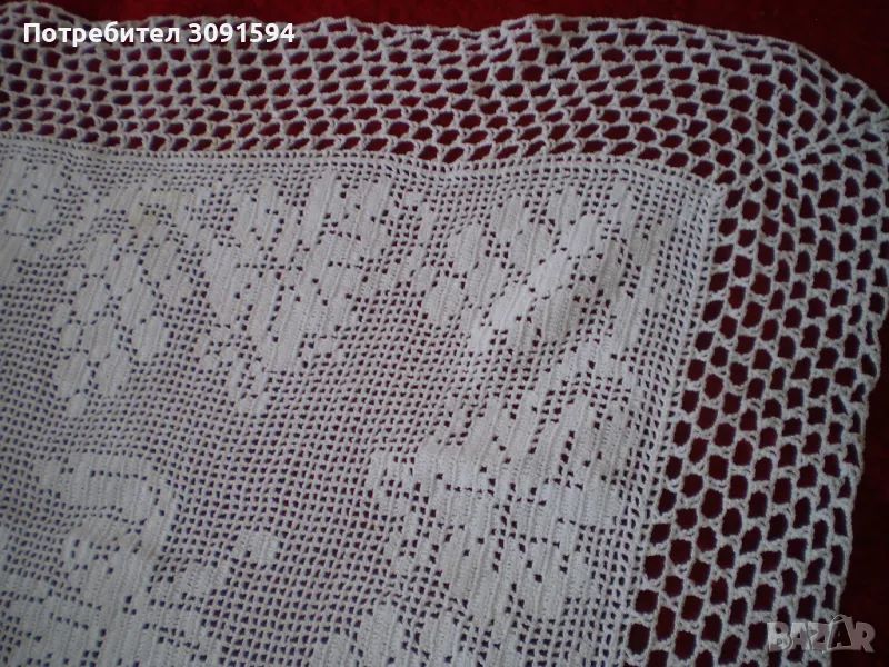 Красива бяла квадратна  плетена на една кука покривка, снимка 1