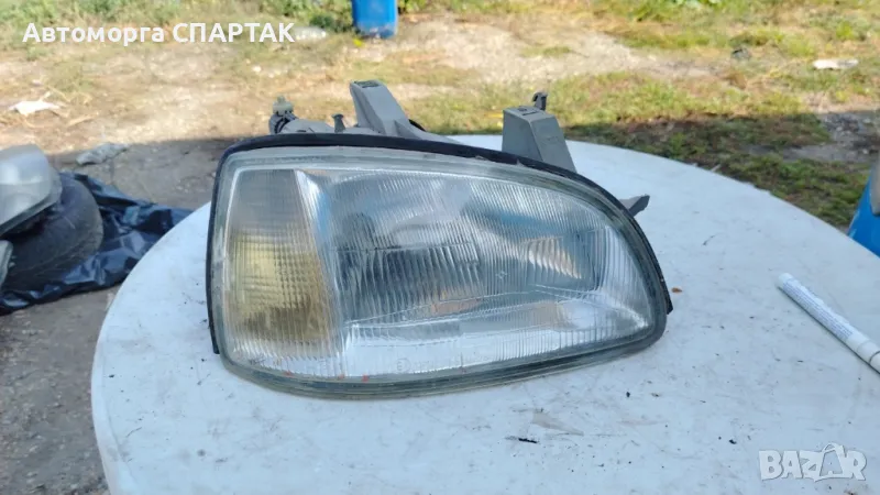 Фар за Renault Clio I 1.2, 58 к.с., 3 вр., 1997 г., позиция: дясна Valeo

, снимка 1