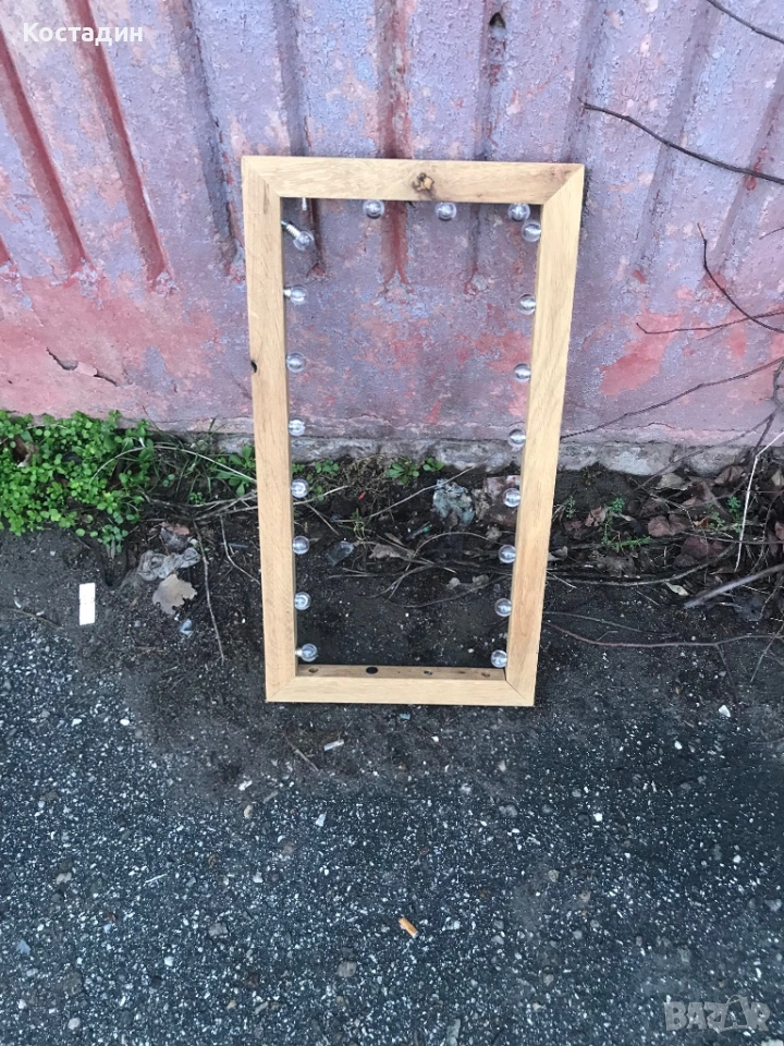 Дървена рамка с лампички на батерии, снимка 1