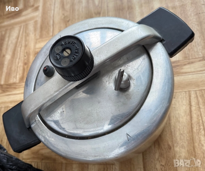 Тенджера под налягане кастрюля 4л с оеигиналните документи нова, снимка 1