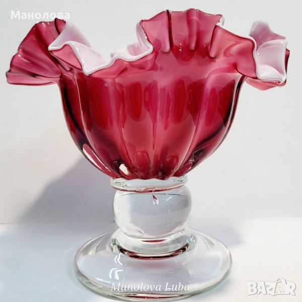 Бонбониера от ръчно издухано стъкло Cranberry glass., снимка 1
