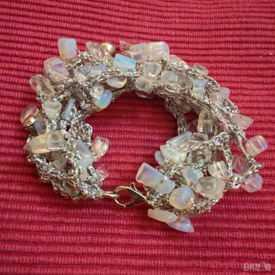 Гривна Новолуние, лунен камък. , снимка 1