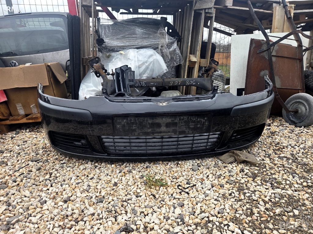 Предна броня за VW GOLF5, снимка 1
