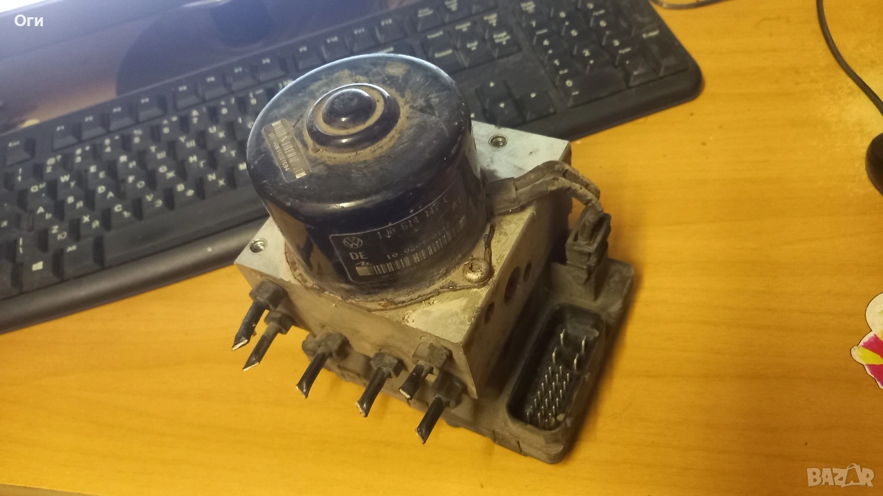 ABS помпа за Голф 4 1J0 907 379 G / 1J0 614 117 C, снимка 1