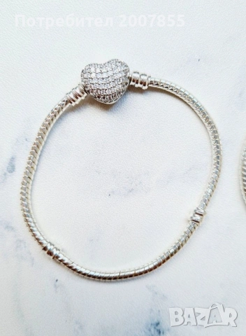 Сребърни дамски гривни Pandora , снимка 4 - Гривни - 53790643