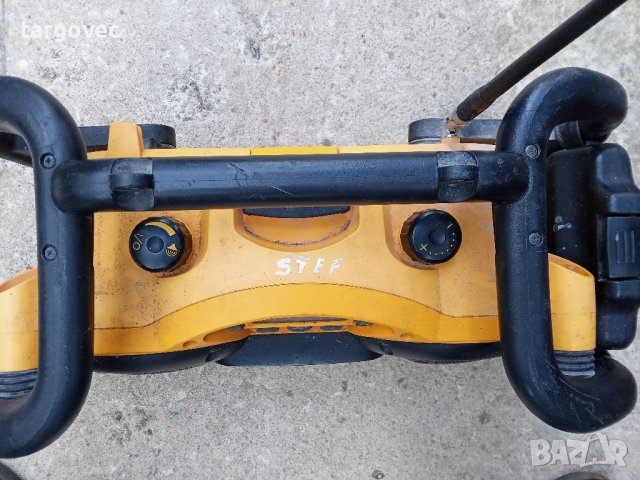 Радио и зарядно DeWalt, снимка 2 - Други инструменти - 41427271