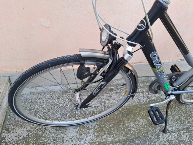 Градски велосипед Giant 28 цола , снимка 4 - Велосипеди - 53858518