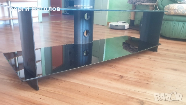 Стъклена маса за телевизор, снимка 4 - Маси - 51625253