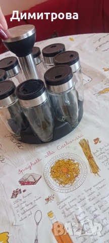 Стойка с бурканчета за подправки, снимка 2 - Прибори за хранене, готвене и сервиране - 53139864