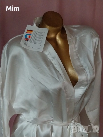 Бял сатенен халат, нощница и топ с шорти, снимка 4 - Нощници - 53472775