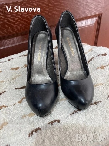 Обувки на ток, снимка 2 - Дамски обувки на ток - 52442410