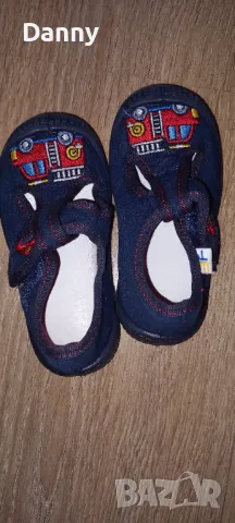 Пантофи за детската градина 22 номер, снимка 2 - Детски обувки - 48053652