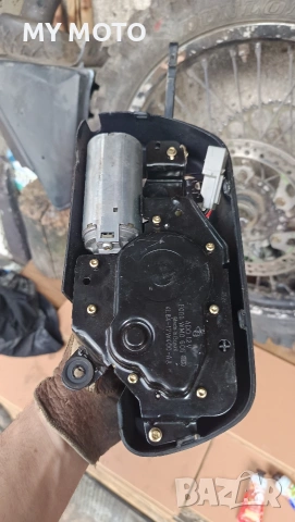 Механизъм задна чистачка Mazda Tribute , снимка 3 - Части - 53017948