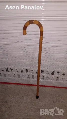 Стар  дървен бастун 90см