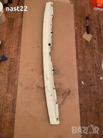 Греда под преден капак Сузуки Витара