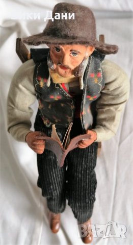 ретро Франция мъж с дрехи чете на дървен стол, снимка 2 - Колекции - 35715128