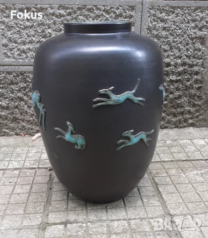 Огромна стара ваза - немска керамика с печат - делва