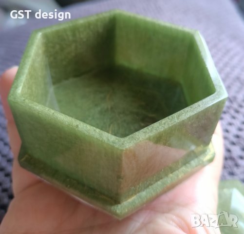 Кутия Кутийка За Бижута Епоксидна Смола Нефрит И Злато Пигмент Ръчна Изработка, снимка 4 - Други - 41420664