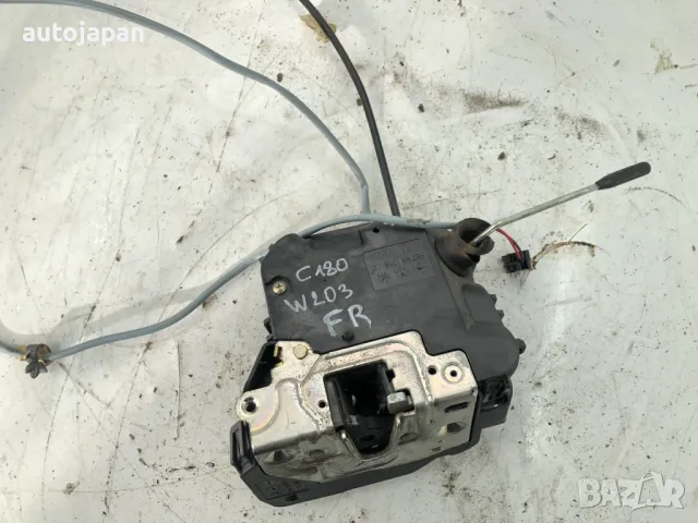 Предна дясна брава Mercedes W203 C-class C180