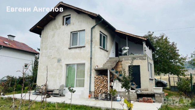 Масивна къща в село Вискяр