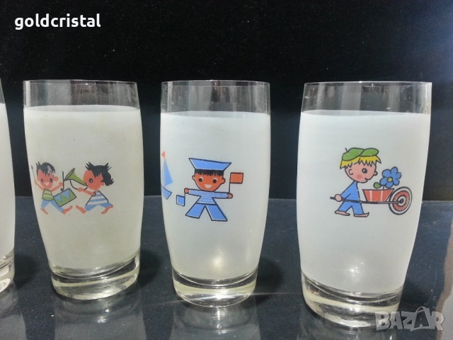 стари стъклени чаши детски мотиви , снимка 3 - Антикварни и старинни предмети - 51948634