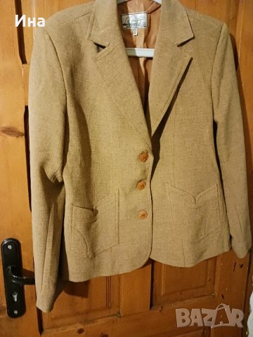 Дамски елегантен костюм на Смег, снимка 4 - Костюми - 42115623